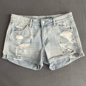 HM Ripped Jean Short